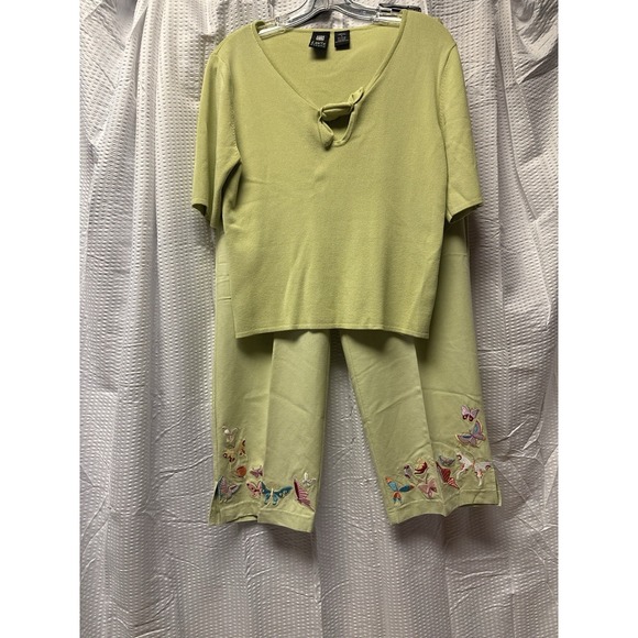 Lavie Boheme Other - Lavie Boheme Lounge Travel 2p set Women's Medium Green Butterfly Embroidered Y2K